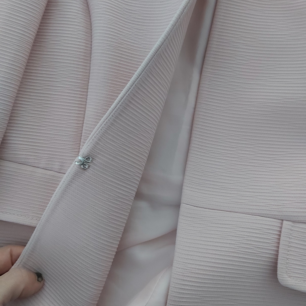 Blazer - Picture 6 of 9